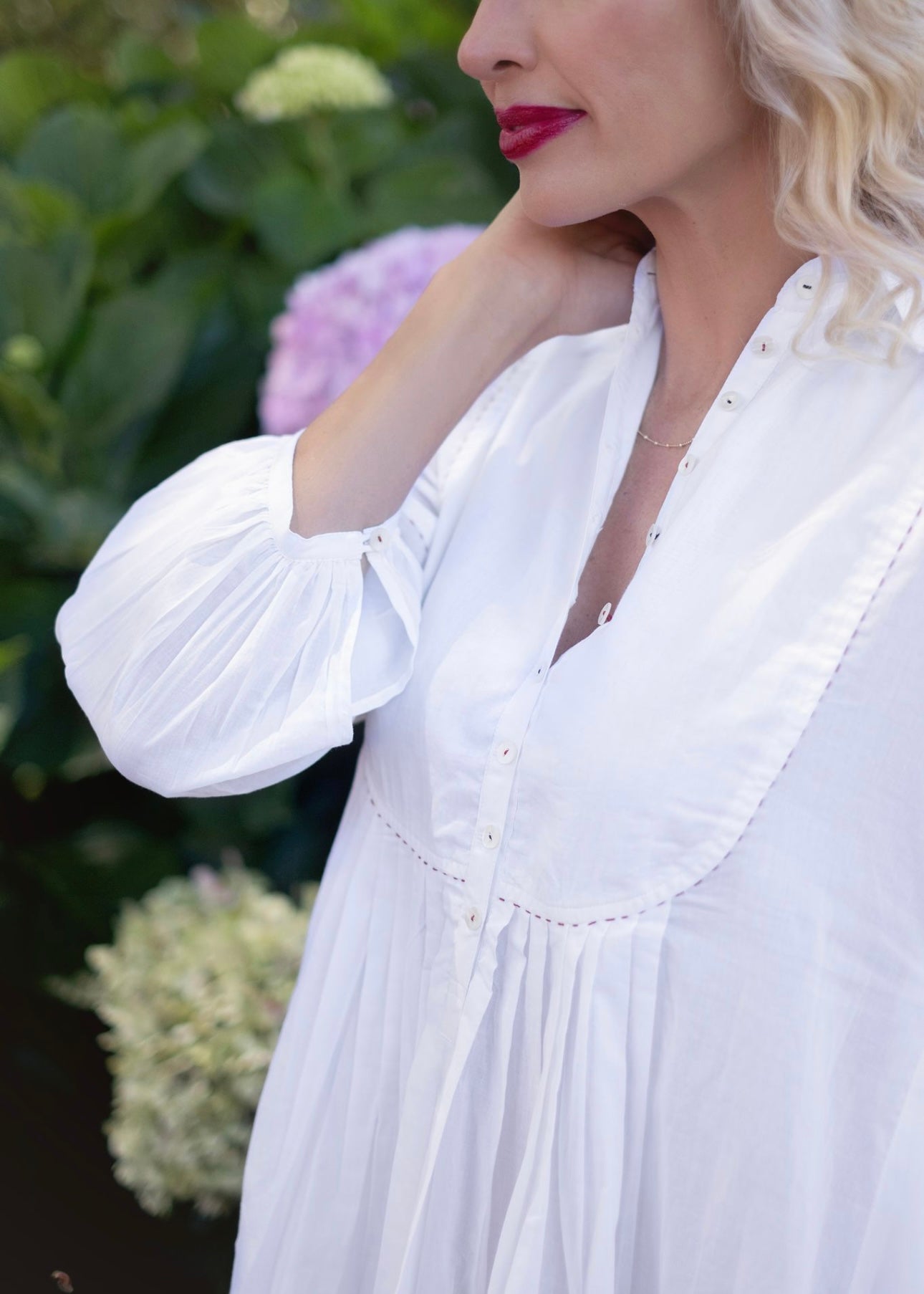Pleated tunic with saddle stitching, White