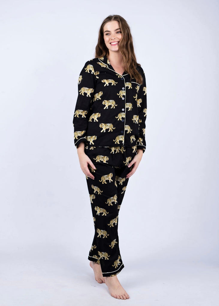 Long pyjama set in Black & gold tiger